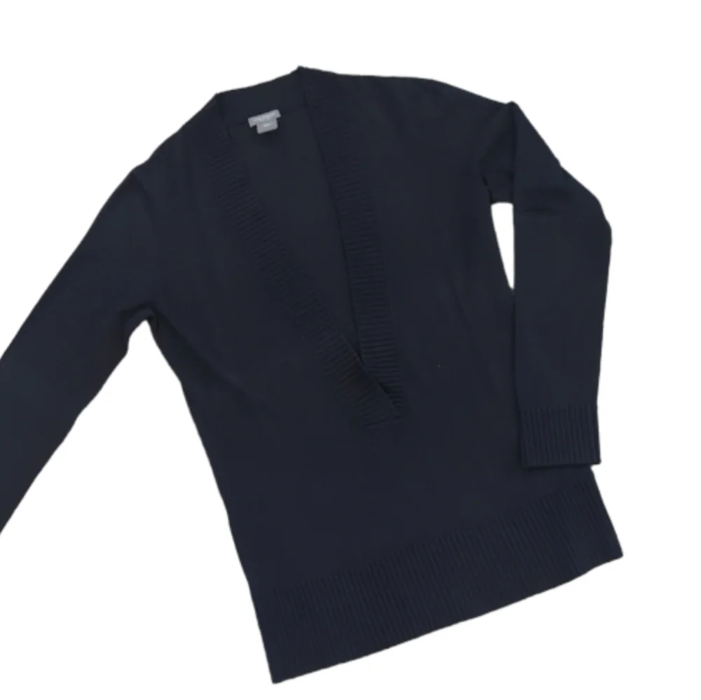 Ann Taylor Petites Low Cut V-Neck Sweater. Dark Blue Size Medium Petite - Picture 1 of 8